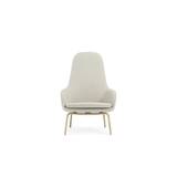 Normann Copenhagen Era Lounge Chair High Oak SH: 40 cm - Main Line Flax / MLF20 Upminster Sand