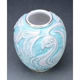 Michael Andersen. Vase nr. 5170 , hvidblå glaseret vase med dekoration af fugle.