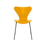 3107 stol, farvet ask true yellow/warm graphite stel af Arne Jacobsen