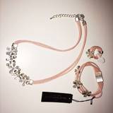 Halskæde, armbånd og ring i lys rosa og sølv