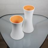 Hvid Silence vase fra Eslau med orange...