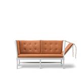 Fredericia Furniture - The Spoke-Back Sofa 2 Seater, Vitmålad ek, Läder 1, Omni 307 Cognac