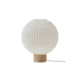 LE KLINT Model 375 – Small bordlampe med papirskærm