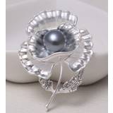 Broche - sølv blomst med grå perle