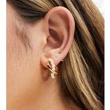 ASOS DESIGN - Hoop-øreringe i 14 karats forgyldning med snoet detalje med imiterede perler-Guld