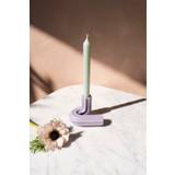 OCTAEVO Candle Holder Templo Lilac Str 11 x 8,5 x 8 - Kronelysestager hos Magasin