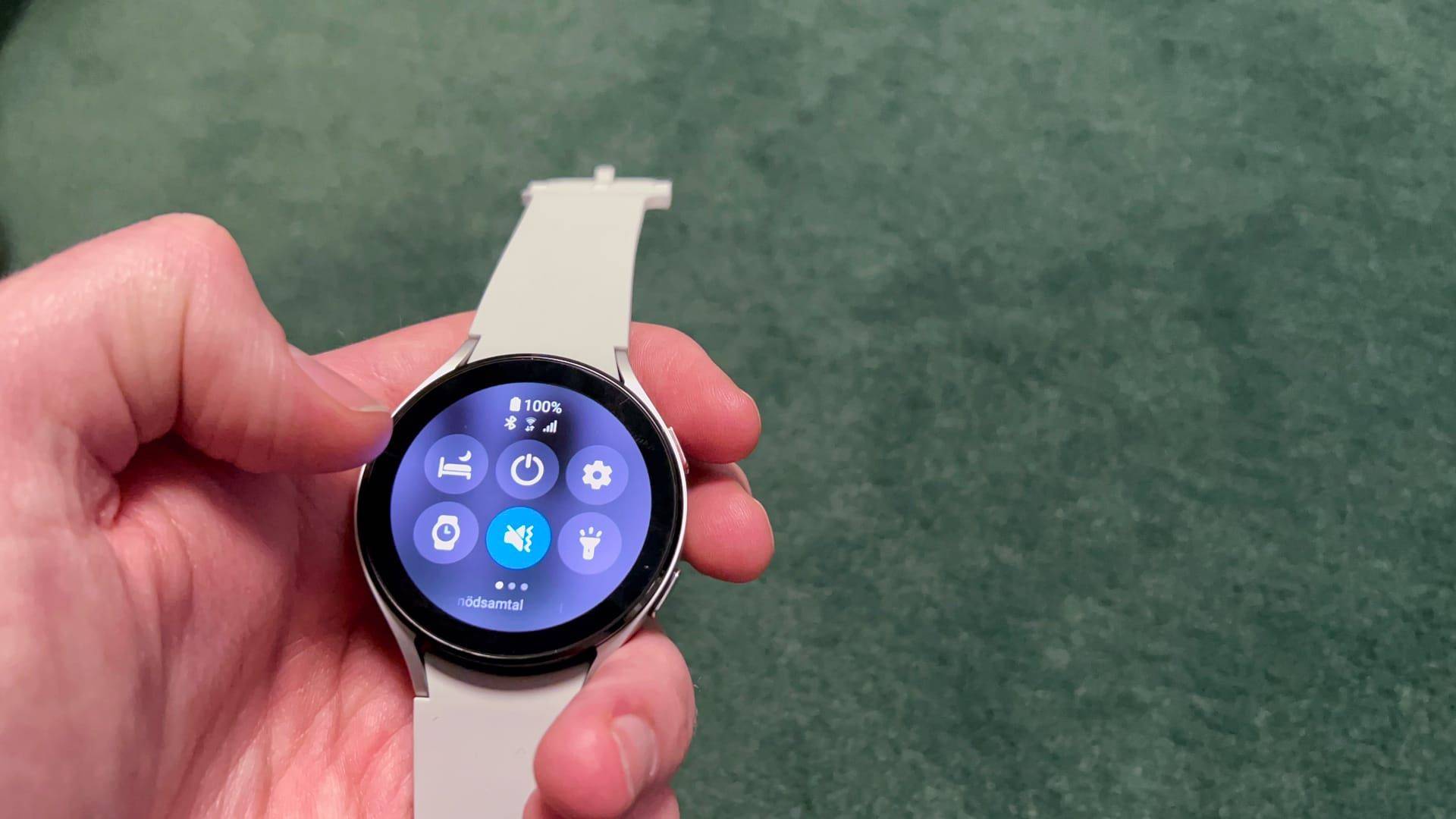 Billede fra test af pulsur Samsung Galaxy Watch 4 - fronten