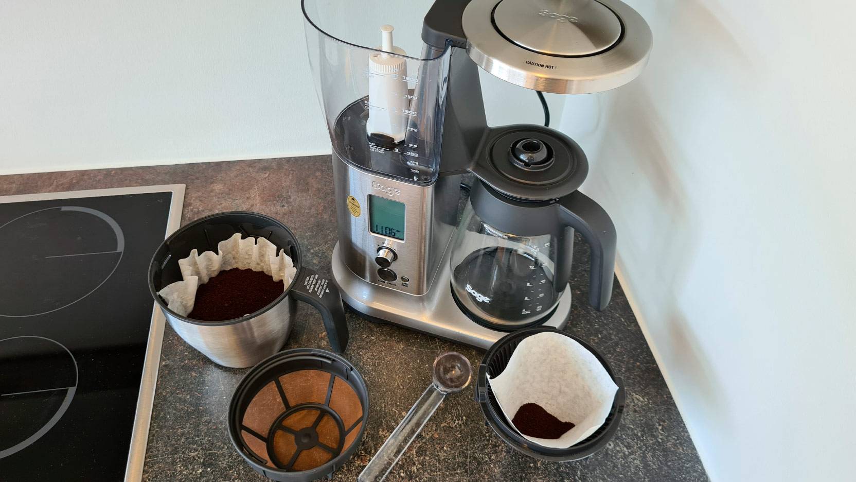 Test af Sage the Precision Brewer - kaffe i filtrene