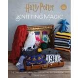 Harry Potter Knitting Magic: The Official Harry Potter Knitting Pattern Boo (Indbundet)