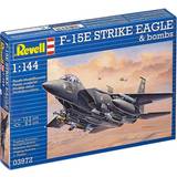 Modelbyggeri Revell F-15E Strike Eagle & Bombs 1:144