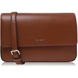 DKNY Magnetlås Håndtasker DKNY Sutton Medium Flap Crossbody Bag - Caramel