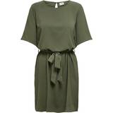 Dame - Grøn - Korte kjoler - XXL Jacqueline de Yong Amanda 2/4 Belt Dress - Green/Kalamata
