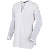 14 - 32 - V-udskæring Overdele Regatta Women's Maelie Long Length Half Button Shirt - White