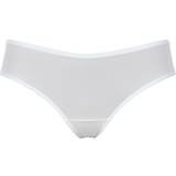 Blomstrede - Hvid Undertøj Triumph Lovely Micro Brazilian Thong - White