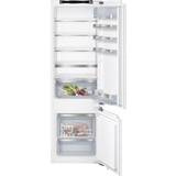 Fryser over køleskab - Integrerede køle/fryseskabe Siemens KI87SADE0 Hvid