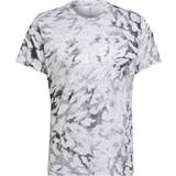 Hvid - Mesh Overdele adidas Fast Graphic Primeblue T-shirt Men - Grey One/White