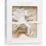 Cam Cam Copenhagen Gift Box w. Printed Swaddle and Peacock Rattle Dandelion Natural