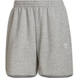32 - Grå - Jersey Bukser & Shorts adidas Women Originals Adicolor Essentials French Terry Shorts - Medium Grey Heather