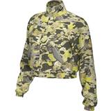40 - Blomstrede Overtøj Nike Women Sportswear Woven Jacket - Cargo Khaki/Light Army/Medium Olive/Black