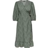Only Dame - Grøn Kjoler Only Olivia 3/4-Sleeve Wrapping Middle Dress - Green/Balsam Green