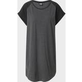 Camouflage - Dame T-shirts & Toppe Urban Classics Ladies Ladies Contrast Raglan Tee Dress charcoal/redwine