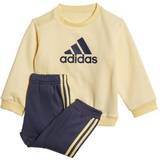 Gul Tracksuits Børnetøj adidas Infant Badge of Sport Jogger Set - Almost Yellow/Shadow Navy (HM8942)