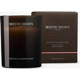 Molton Brown Lysestager, Lys & Dufte Molton Brown Delicious Rhubarb & Rose Scented Signature Candle, 190g Duftlys