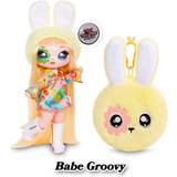Giochi Preziosi Dukker & Dukkehus Giochi Preziosi Na! Na! Na! Surprise, 2-in-1 Pom Doll with 10 cm Plush and 20 cm Soft Doll, Keyring and Fashion Outfits, Random Models to Collect (Series 4) Toy for C