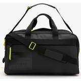 Lacoste Duffeltasker & Sportstasker Lacoste Unisex Signature Print Water-Repellent Duffle Weekend Bag Size Unique size Noir Lime
