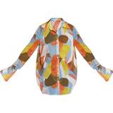 32 - Dame - Mesh Overdele PrettyLittleThing Abstract Printed Oversized Beach Shirt - Multi