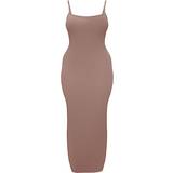 32 - Dame - Elastan/Lycra/Spandex - Lange kjoler PrettyLittleThing Shape Jersey Strappy Maxi Dress - Taupe