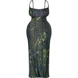 26 - Dame - Grøn Kjoler PrettyLittleThing Printed Plisse Cowl Neck Maxi Dress Plus Size - Khaki