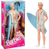 Barbie ken dukke legetøj Barbie The Movie Ken Doll Wearing Pastel Pink & Green Striped Beach Matching Set HPJ97