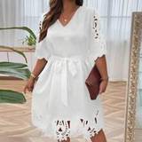 48 - Hvid - XL Kjoler Shein Plus Laser Cut Out Belted Dress