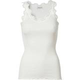 32 - Kort - Silke Tøj Rosemunde Iconic Silk Top - New White