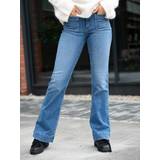 Wrangler Dame Bukser & Shorts Wrangler Flare Jeans Raven x34