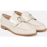 Christian Louboutin Beige Lave sko Christian Louboutin CL Moc patent leather loafers beige