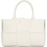 Hvid - Ruskind Tasker Bottega Veneta Small Arco Leather Tote Bag White-gold 01