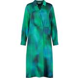 Gerry Weber Dame Kjoler Gerry Weber Patterned Dress With Collar And Side Slits Green