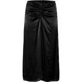 Soaked in Luxury Sort Nederdele Soaked in Luxury Slseleena Skirt Studio Kvinde Midi Nederdele Slim Fit hos Magasin Black