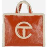 UGG Skind Håndtasker UGG x TELFAR Medium Bag Crinkle in Spicy Pumpkin, Size OS