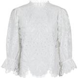 Dame - Rund hals Bluser Neo Noir Adela Embroidery Blouse - Off White