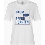 Baum und Pferdgarten Slå om Tøj Baum und Pferdgarten Jawo T-shirt Bright White Marine Logo