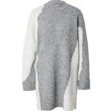 Topshop Grå Tøj Topshop Strikket mini-sweaterkjole med rund hals og abstrakt print grå