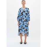 InWear Lange kjoler InWear Basiraiw Wrap Dress Kvinde Maxi Kjoler hos Magasin Blue Floaty Flower