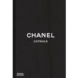 Kunst & Fotografier Bøger Chanel: catwalk (Indbundet, 2021)