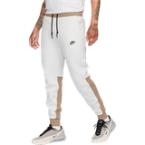 Genanvendt materiale - Hvid Bukser & Shorts Nike Sportswear Tech Fleece Sweatpants Men - Summit White/Khaki/Black