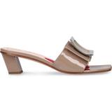 Roger Vivier Hjemmesko & Sandaler Roger Vivier Love patent leather sandals beige