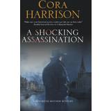 16 - Lynlås Kjoler PrettyLittleThing Shocking Assassination Cora Harrison 9780727885968