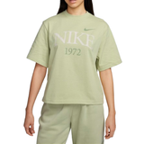 6 - Grøn T-shirts & Toppe Nike Women's Sportswear Classic T-shirt - Olive Aura